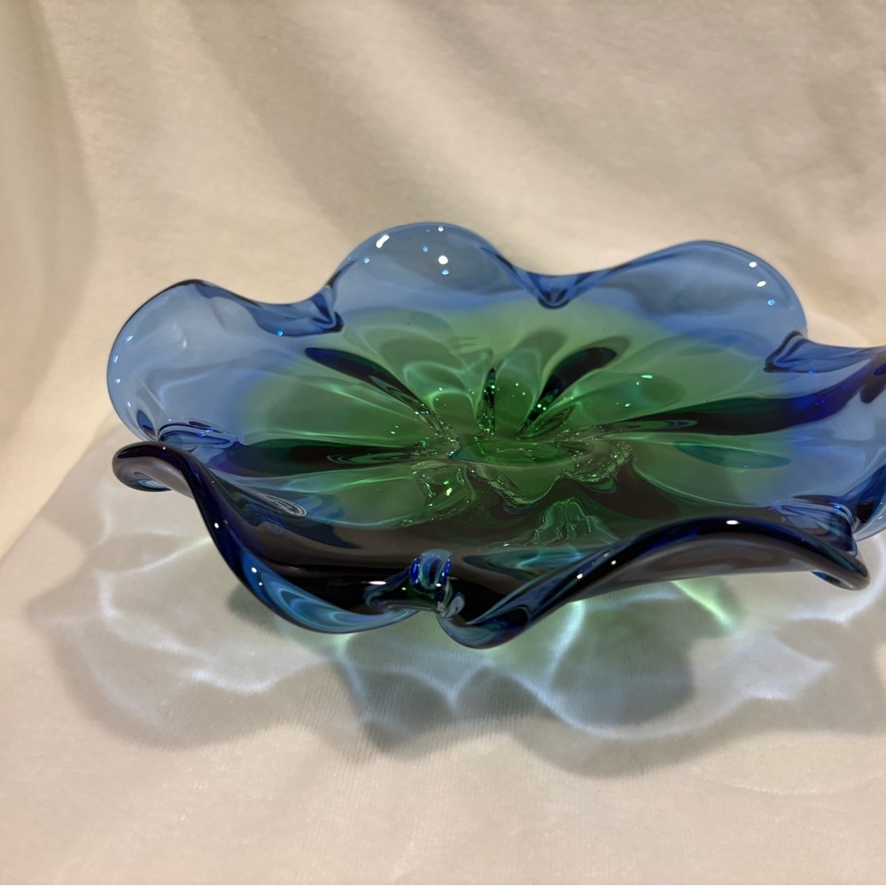 Royal Gallery Blue and Green Hombre Glass Bowl/centerpiece